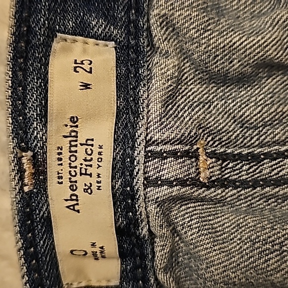 Abercrombie & Fitch the A&F high rise festival distressed jean patch shorts - Picture 7 of 8